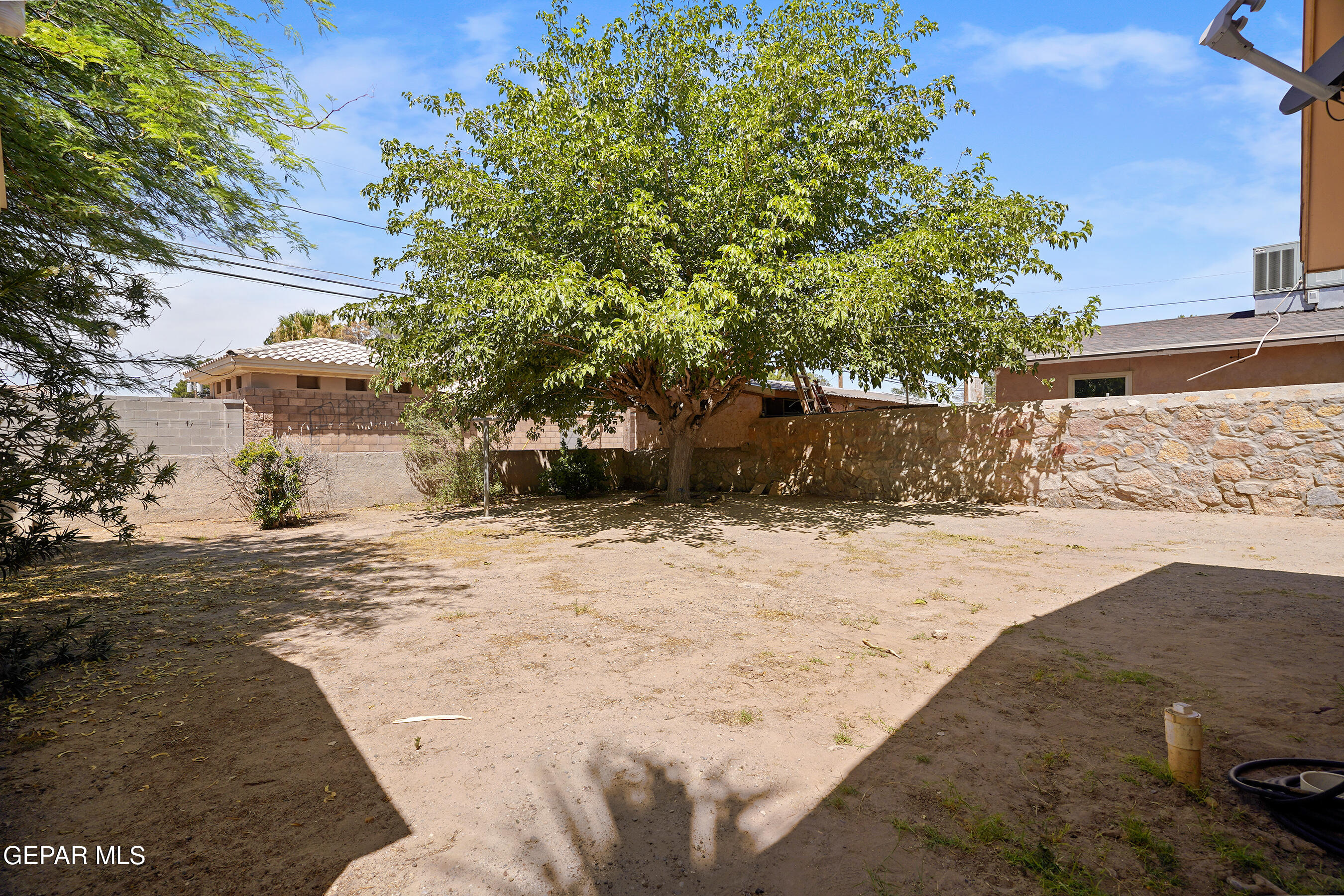 404 Northeast H Avenue Fabens, TX 79838 - Photo 9 of 30 DSC05623