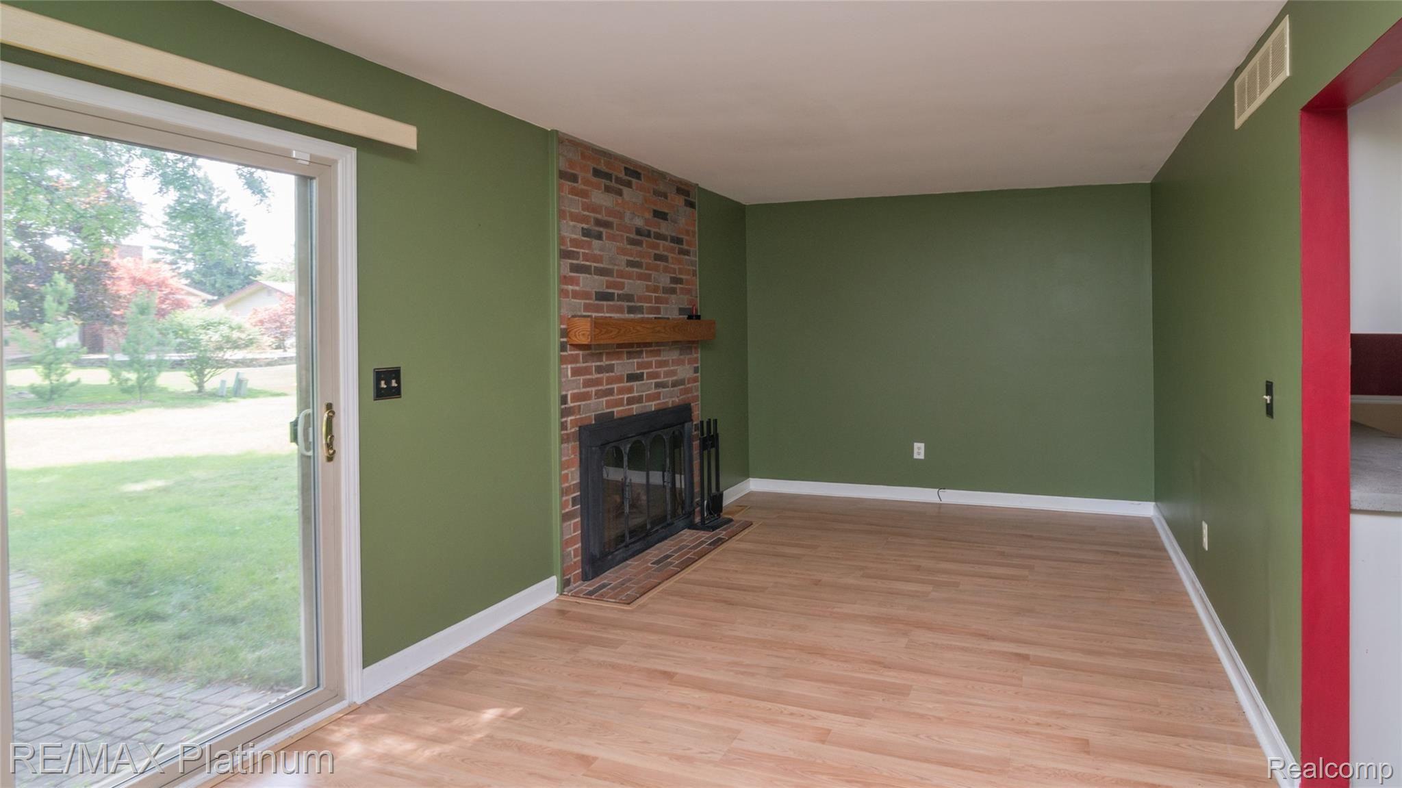 40361 Oak Tree Novi, MI 48375 - Photo 14 of 37 013_17.jpg
