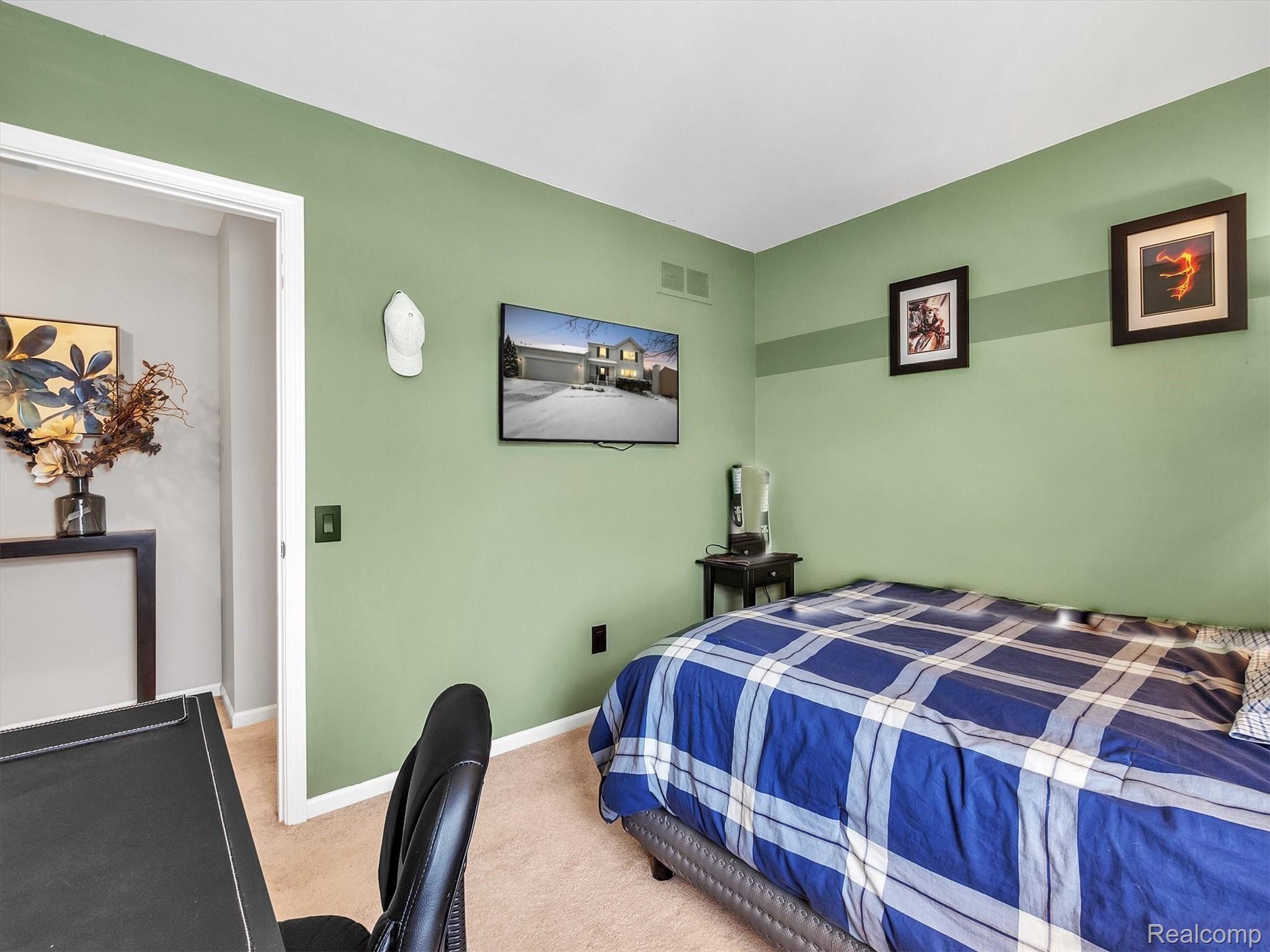163 Whitney Drive Rochester, MI 48307 - Photo 32 of 42 38-163-Whitney-Dr- (28).jpg