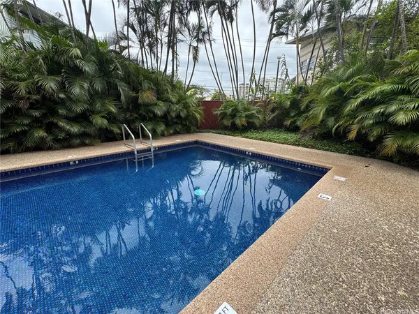 $3,300 | 2474 Kapiolani Boulevard, Unit 401, Honolulu, HI 96826