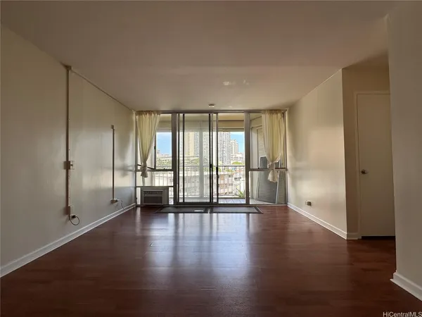 $3,300 | 2474 Kapiolani Boulevard, Unit 401, Honolulu, HI 96826