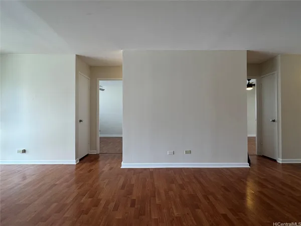 $3,300 | 2474 Kapiolani Boulevard, Unit 401, Honolulu, HI 96826