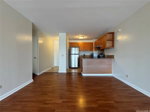 $3,300 | 2474 Kapiolani Boulevard, Unit 401, Honolulu, HI 96826