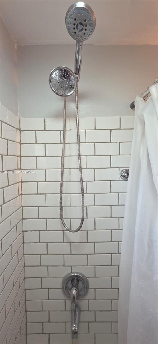 5900 Atlanta Street Hollywood, FL 33021 - Photo 18 of 21 a bathroom with a shower