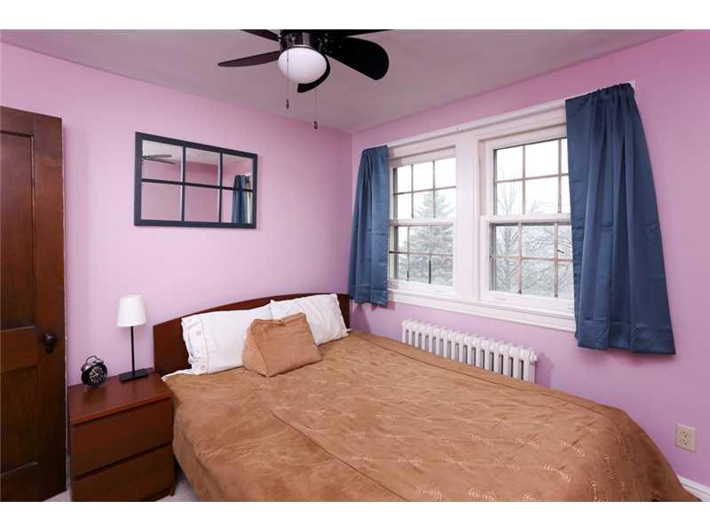 229 Gladstone Road Pittsburgh, PA 15217 - Photo 23 of 25 Bedroom.