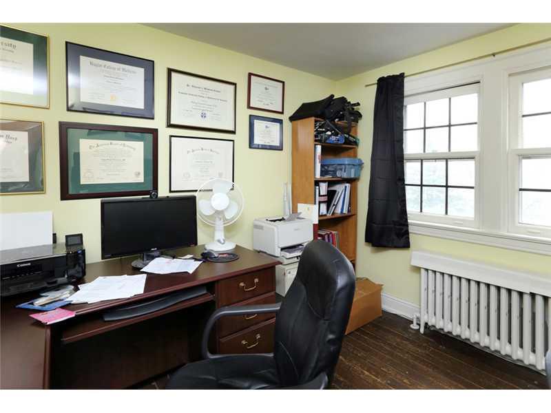 229 Gladstone Road Pittsburgh, PA 15217 - Photo 24 of 25 Studio/Study/Office.