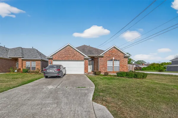 $2,300 | 71 North Forrest Avenue, La Porte, TX 77571