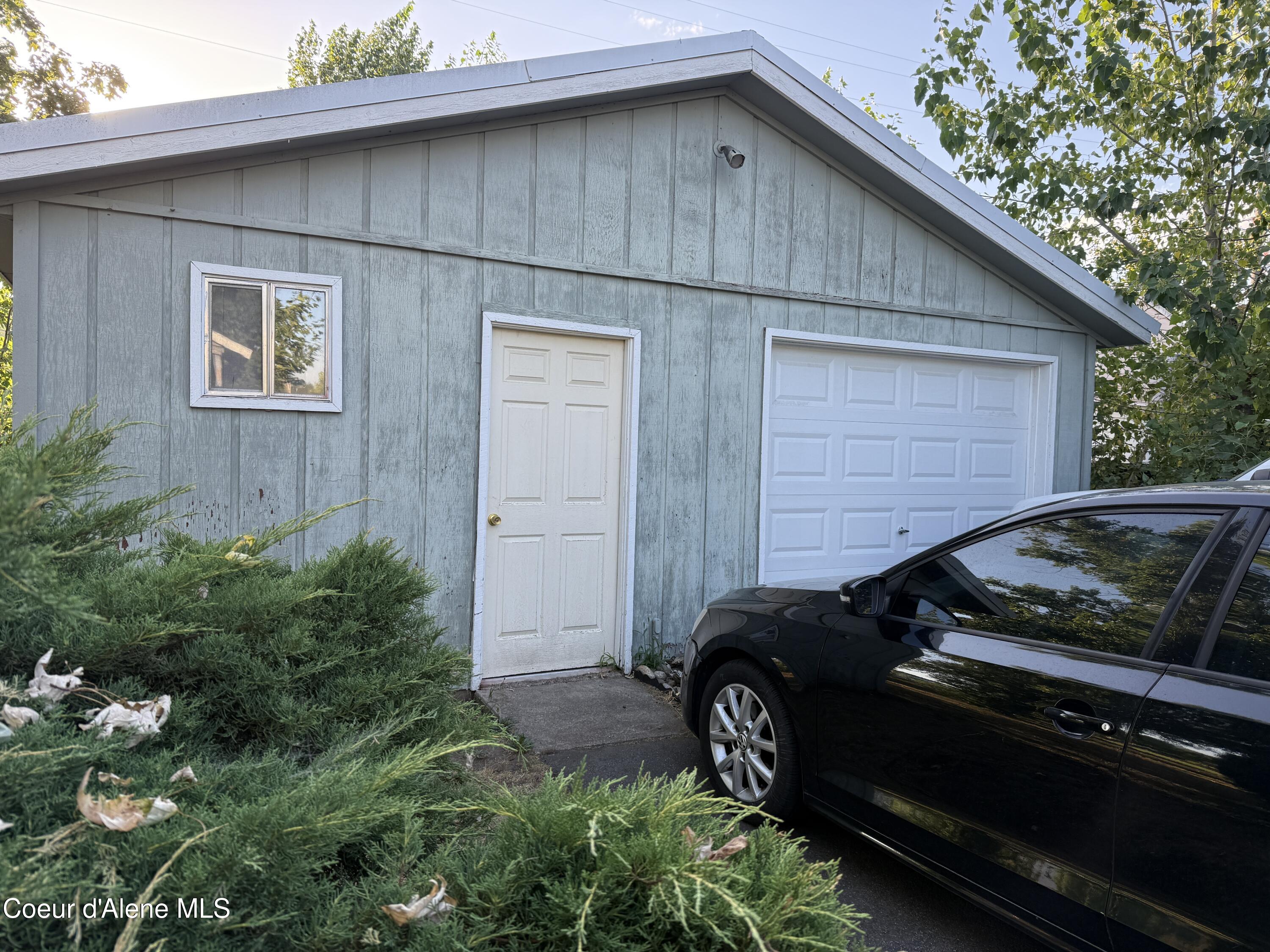903 North Kimberly Lane Post Falls, ID 83854 - Photo 2 of 15 Shop