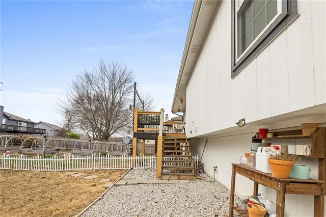 $399,000 | 909 Northeast 117th Terrace, Kansas City, MO 64155