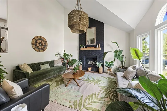 $399,000 | 909 Northeast 117th Terrace, Kansas City, MO 64155