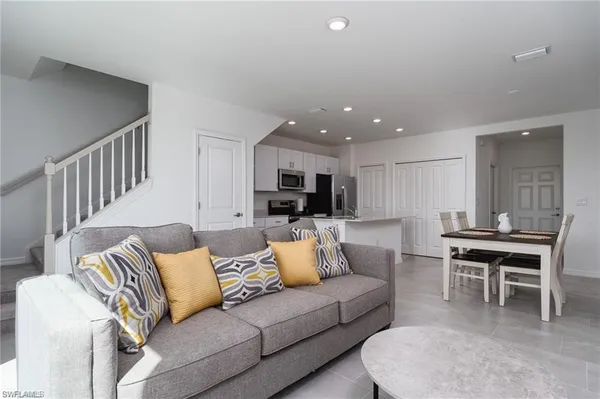 $2,200 | 14267 Oviedo Place, Fort Myers, FL 33905