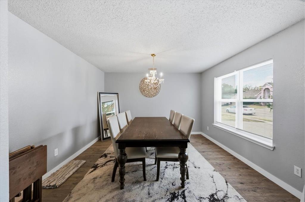 2423 Ranchview Drive Grand Prairie, TX 75052 - Photo 11 of 28 Gallery Image 11