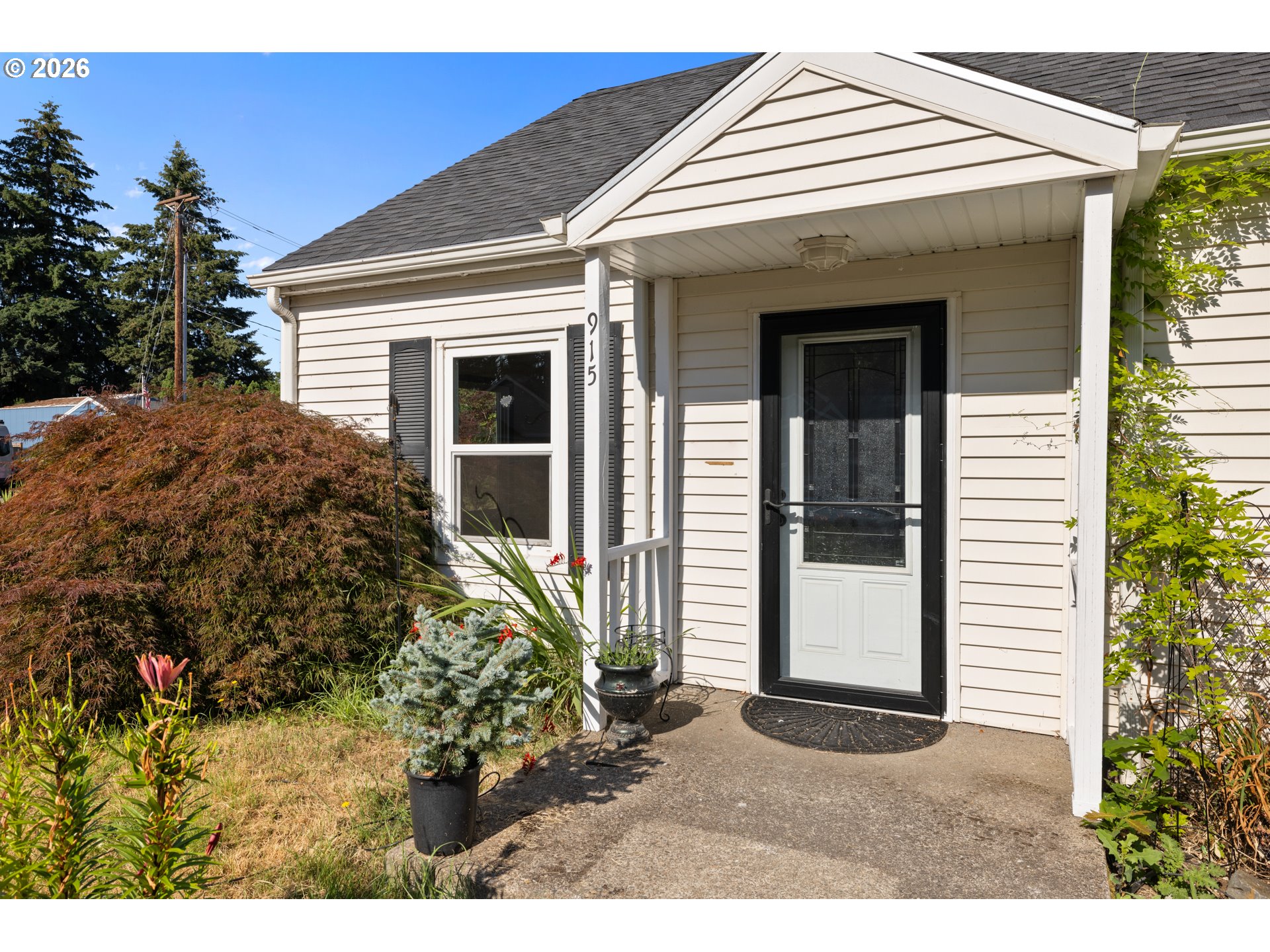 915 North Locust Street Canby, OR 97013 - Photo 6 of 35
