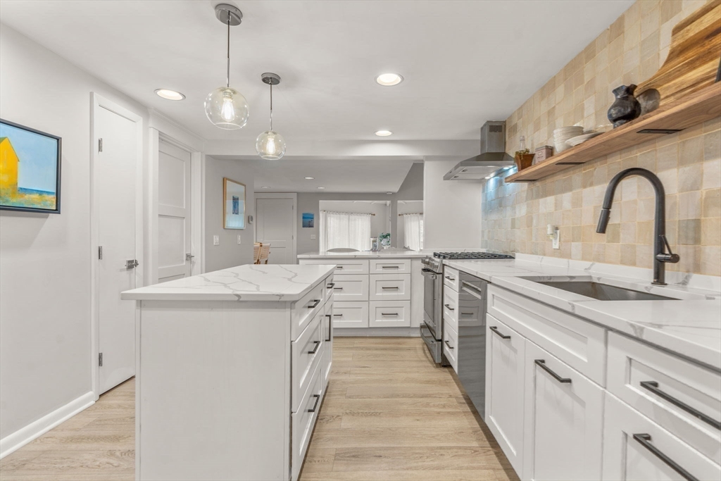 16 Bosun's Lane Mashpee, MA 02649 - Photo 17 of 40