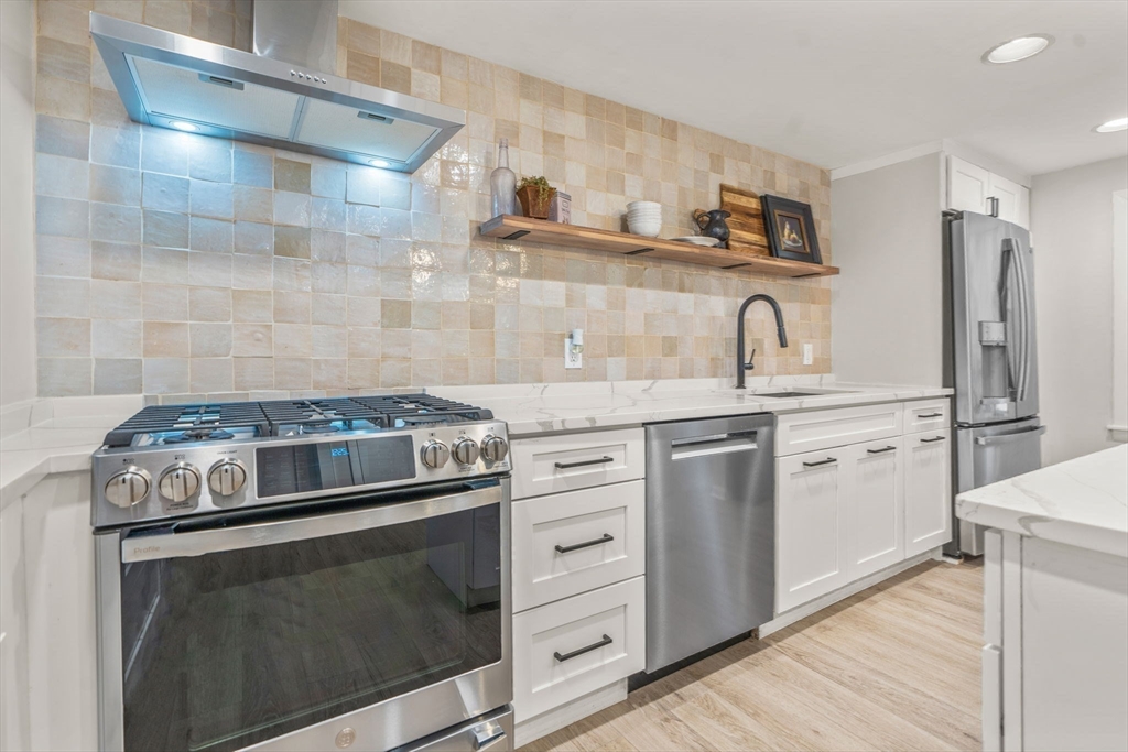 16 Bosun's Lane Mashpee, MA 02649 - Photo 18 of 40