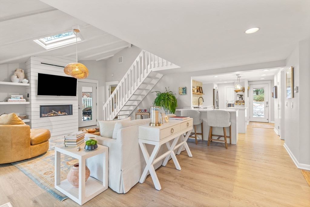 16 Bosun's Lane Mashpee, MA 02649 - Photo 3 of 40