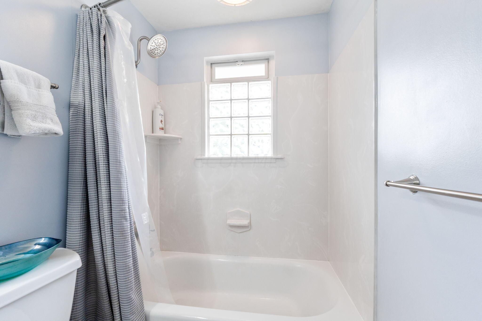 2211 Sheringham Road Columbus, OH 43220 - Photo 33 of 73 2211 Sheringham Rd (Interior)-38