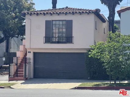 $3,600 | 4956 South San Vicente Boulevard, Los Angeles, CA 90019