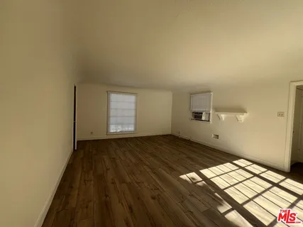 $3,600 | 4956 South San Vicente Boulevard, Los Angeles, CA 90019