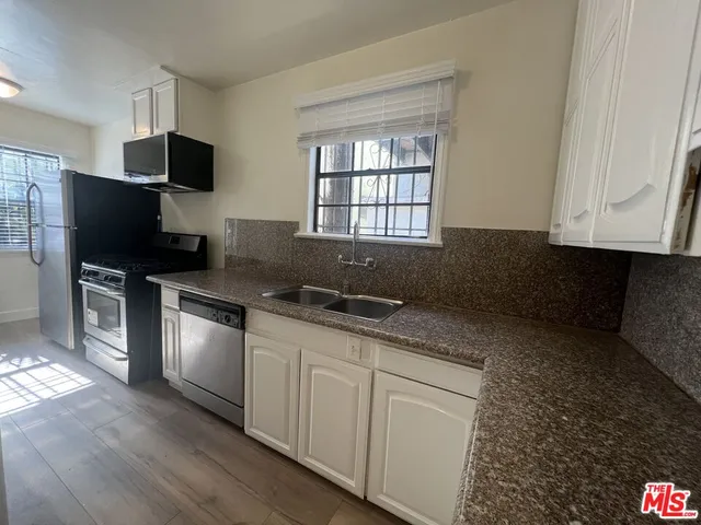 $3,600 | 4956 South San Vicente Boulevard, Los Angeles, CA 90019