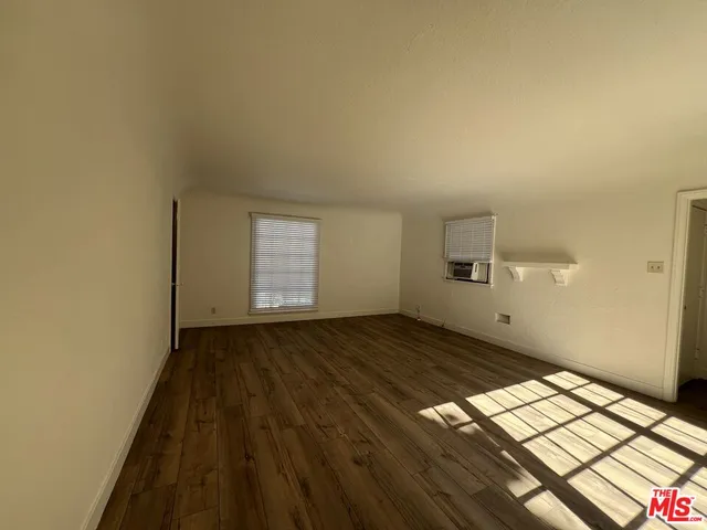 $3,600 | 4956 South San Vicente Boulevard, Los Angeles, CA 90019