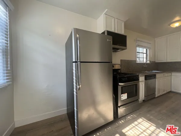 $3,600 | 4956 South San Vicente Boulevard, Los Angeles, CA 90019
