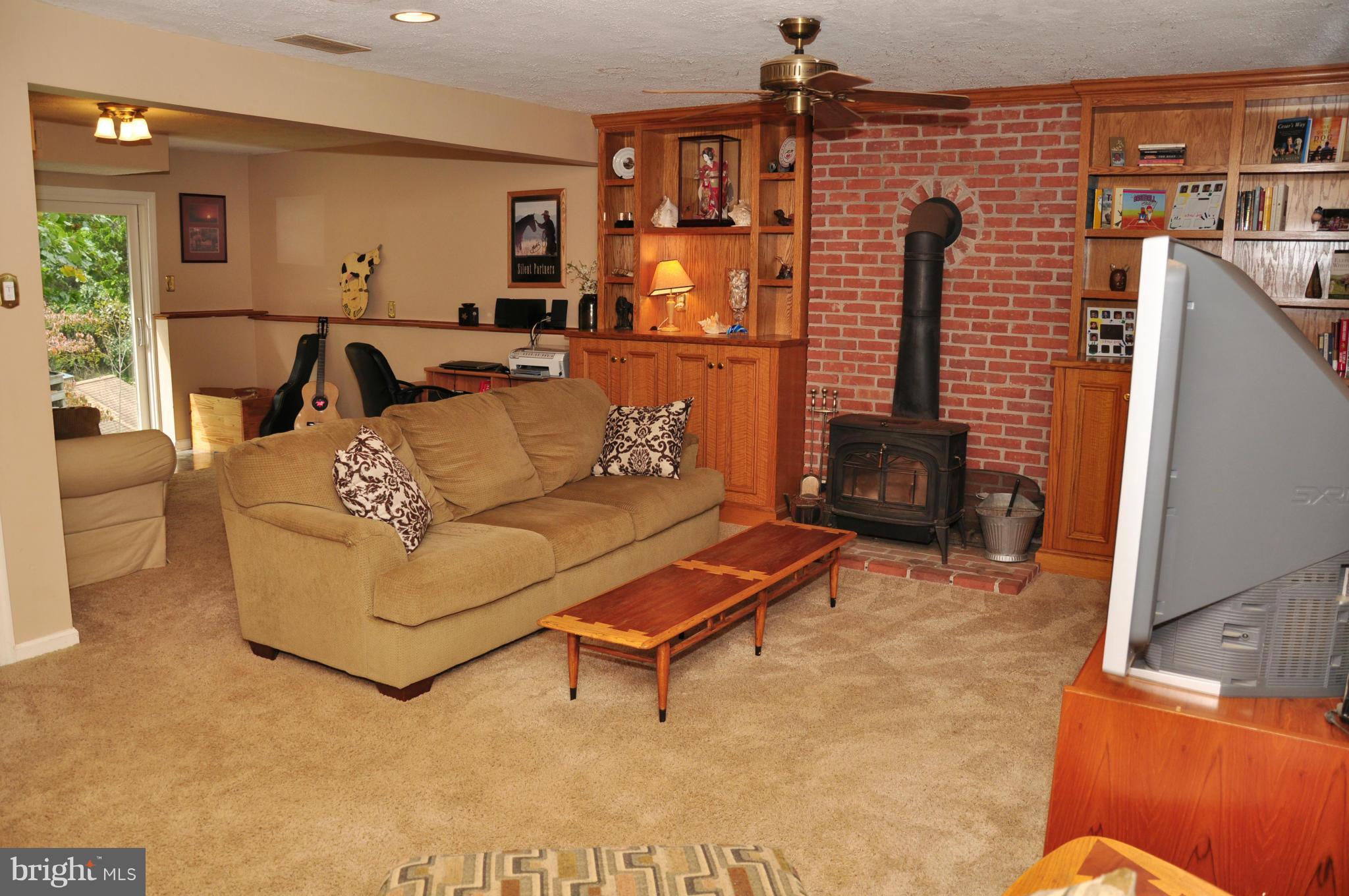 18608 Upper Beckleysville Road Hampstead, MD 21074 - Photo 17 of 29 a living room with furniture