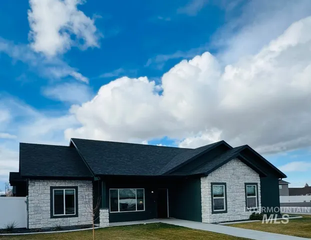 $395,000 | 1346 Zephlyn Street, Twin Falls, ID 83301