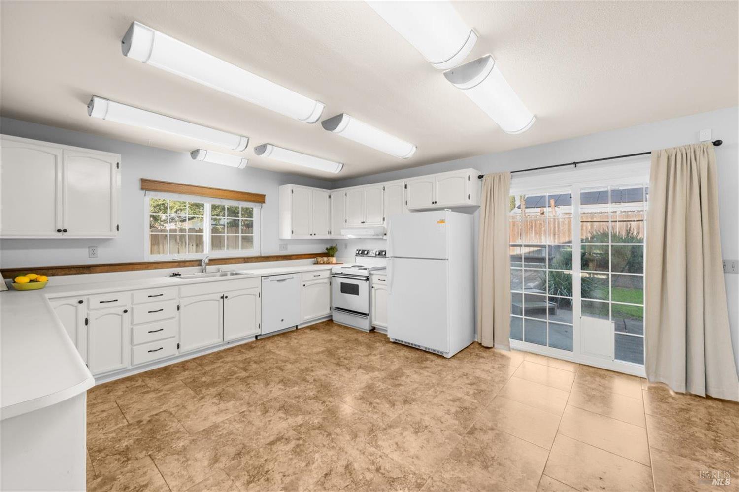 1012 Sparrow Lane Fairfield, CA 94533 - Photo 10 of 51