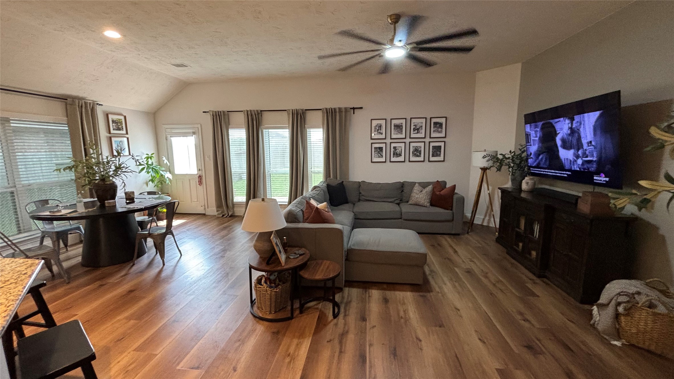 9810 Shimmering Lakes Drive Rosharon, TX 77583 - Photo 10 of 43