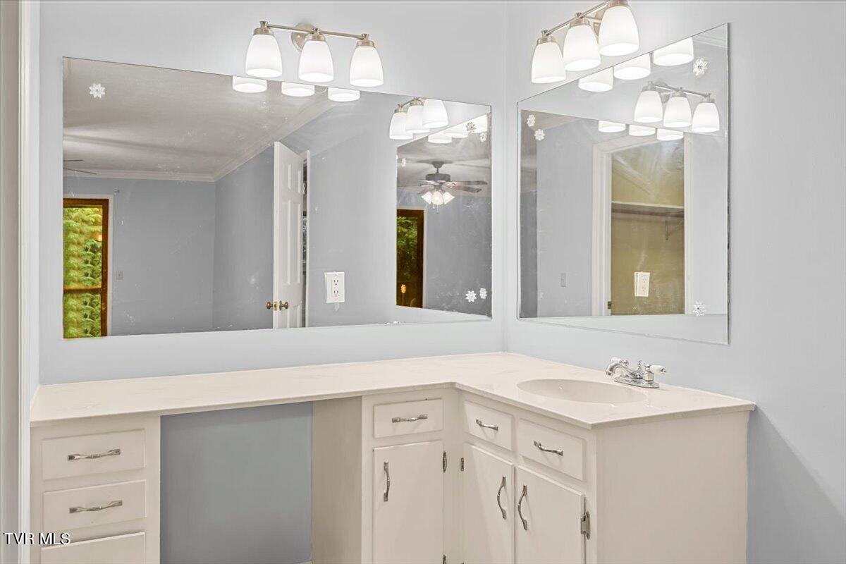 660 Fox Meadow Road, Unit 8 Elizabethton, TN 37643 - Photo 19 of 44 30-128A7439