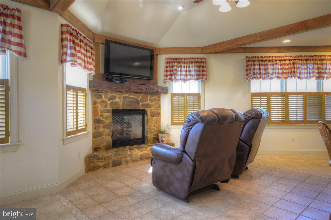 7458 Moyer Road Harrisburg, PA 17112 - Photo 6 of 25 Gallery Image 6