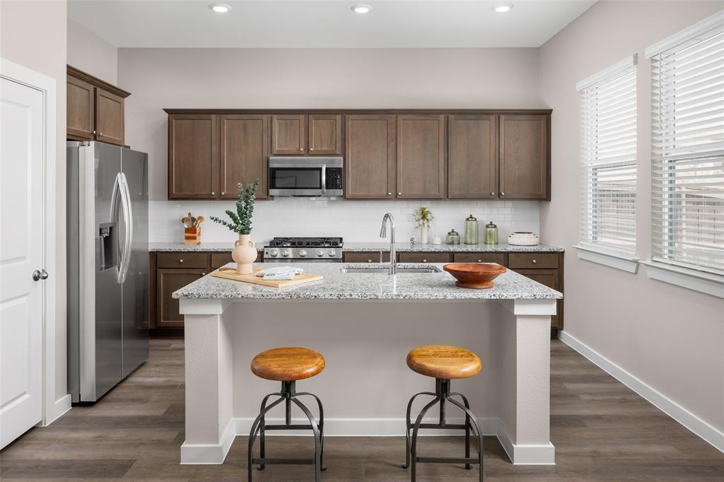 4310 Stonybrook Road Arlington, TX 76005 - Photo 4 of 17