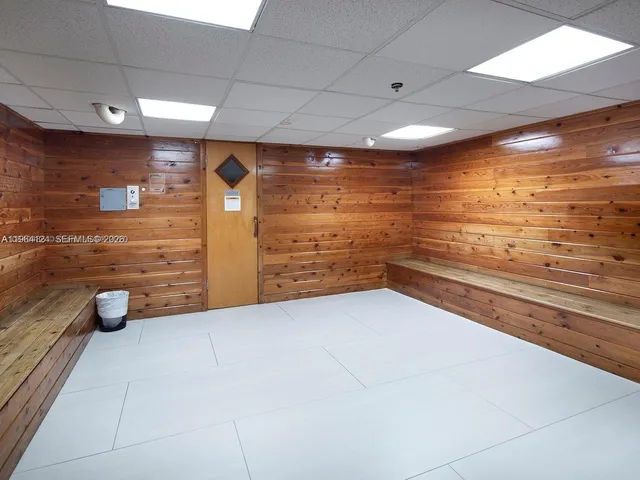 $3,000 | 540 Brickell Key Drive, Unit 1504, Miami, FL 33131