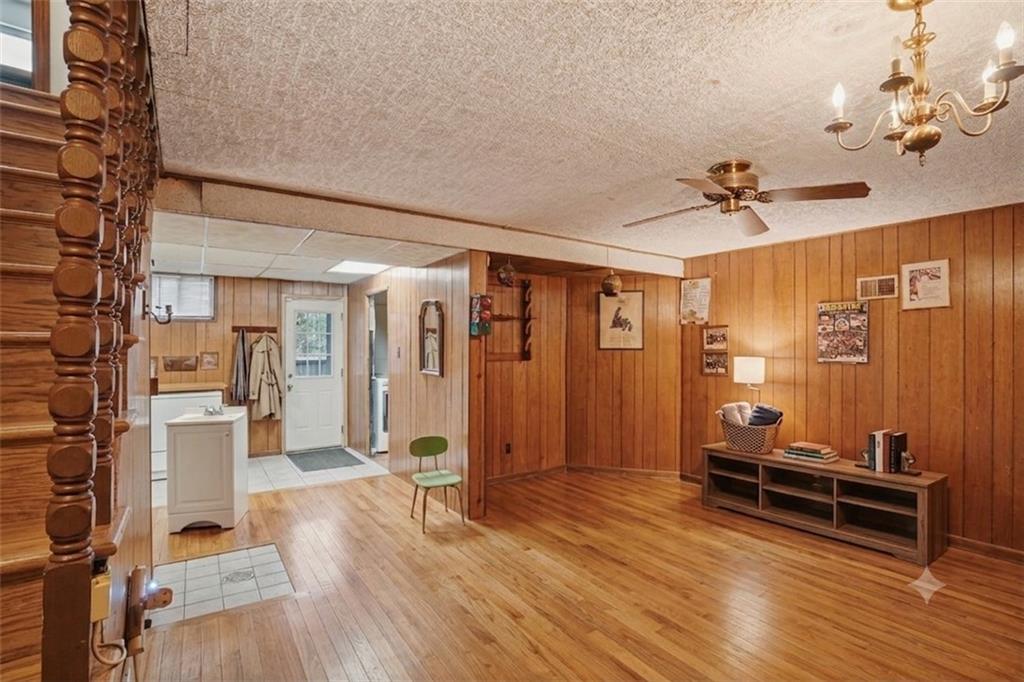 46 Laurel Ridge Road Coraopolis, PA 15108 - Photo 34 of 38 Decultured by AI
