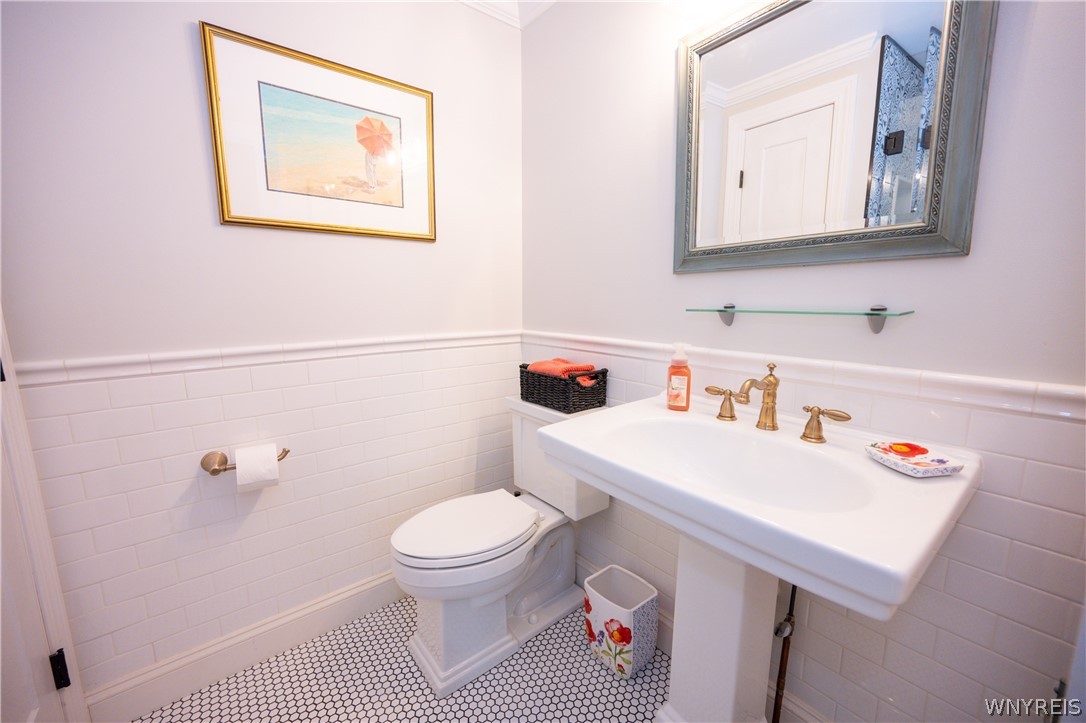 5217 Tonawanda Creek Road Pendleton, NY 14120 - Photo 28 of 50 5th bathroom
