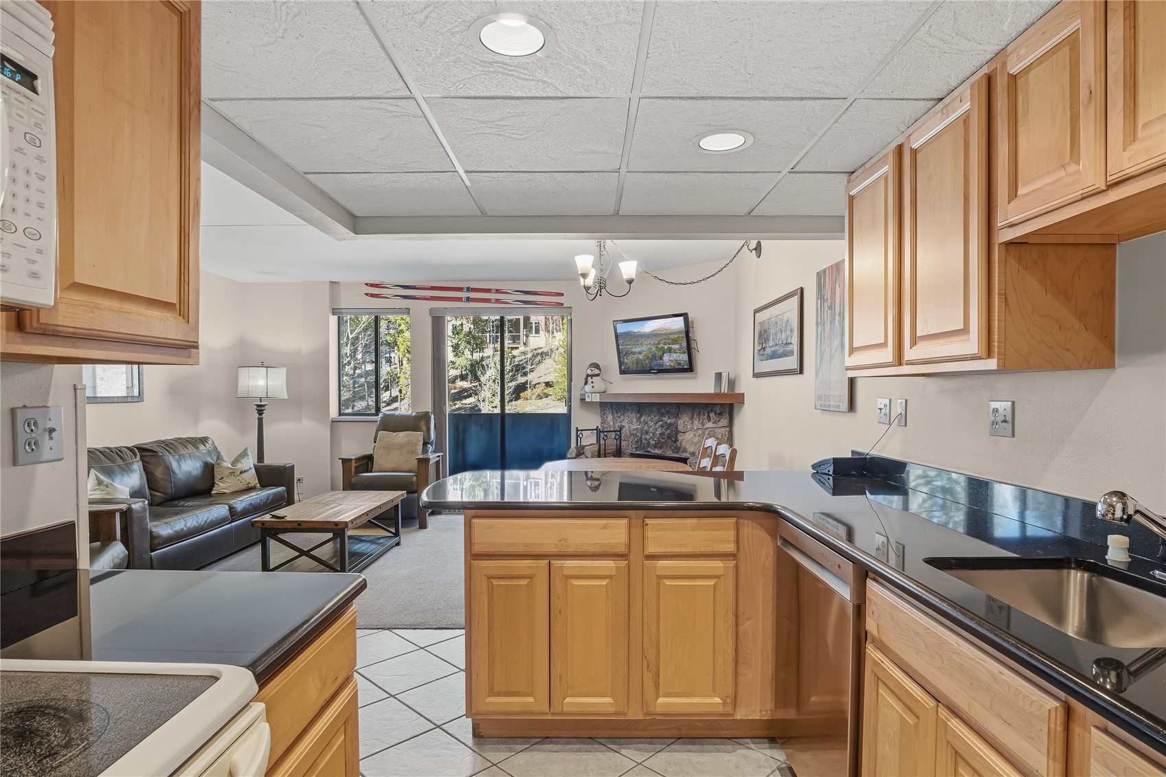 631 Village Road, Unit 32400 Breckenridge, CO 80424 - Photo 13 of 50 Kitchen