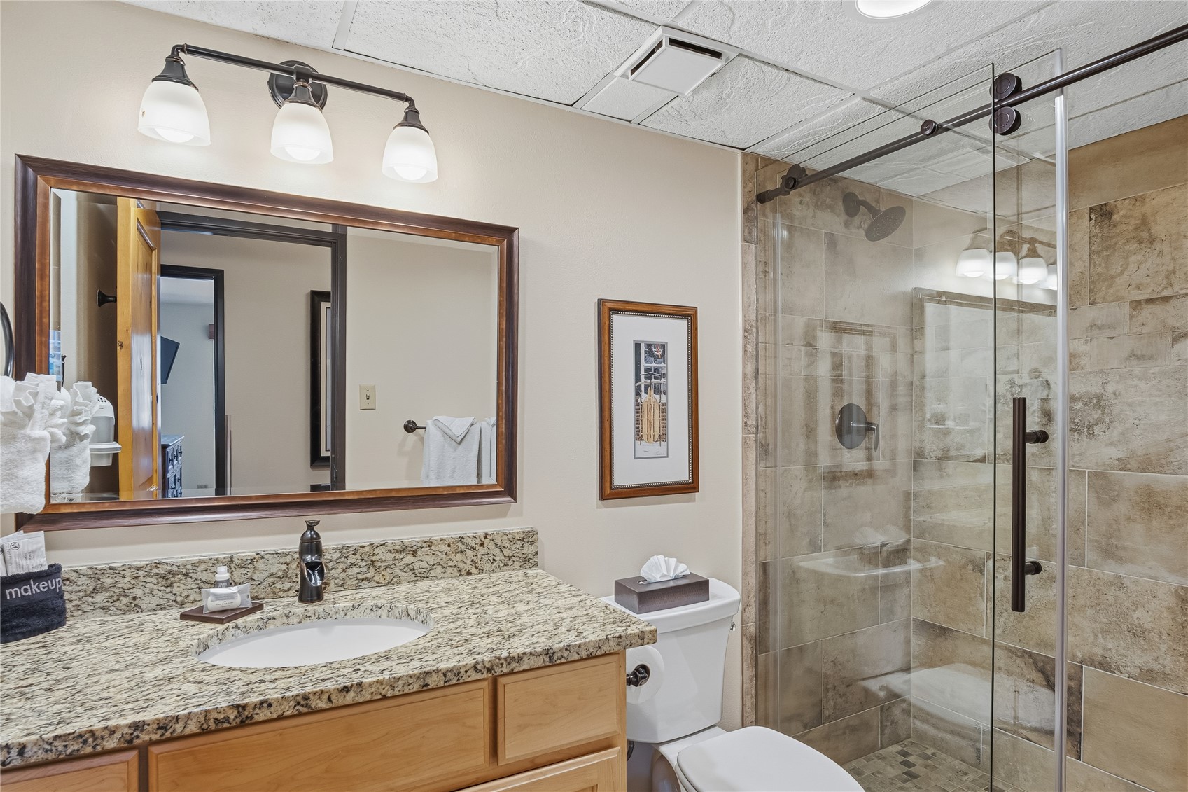 631 Village Road, Unit 32400 Breckenridge, CO 80424 - Photo 21 of 50 Main Bathroom