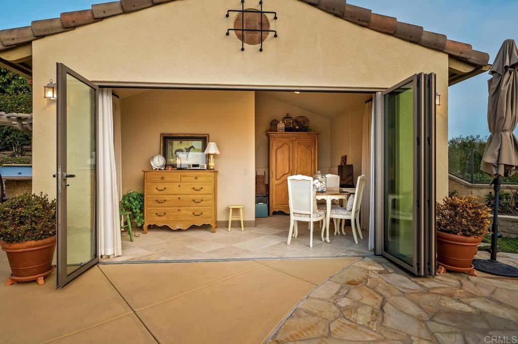 7089 Heron Circle Carlsbad, CA 92011 - Photo 38 of 58