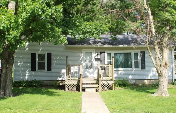 $78,000 | 405 South Charles Street, Shelbyville, IL 62565