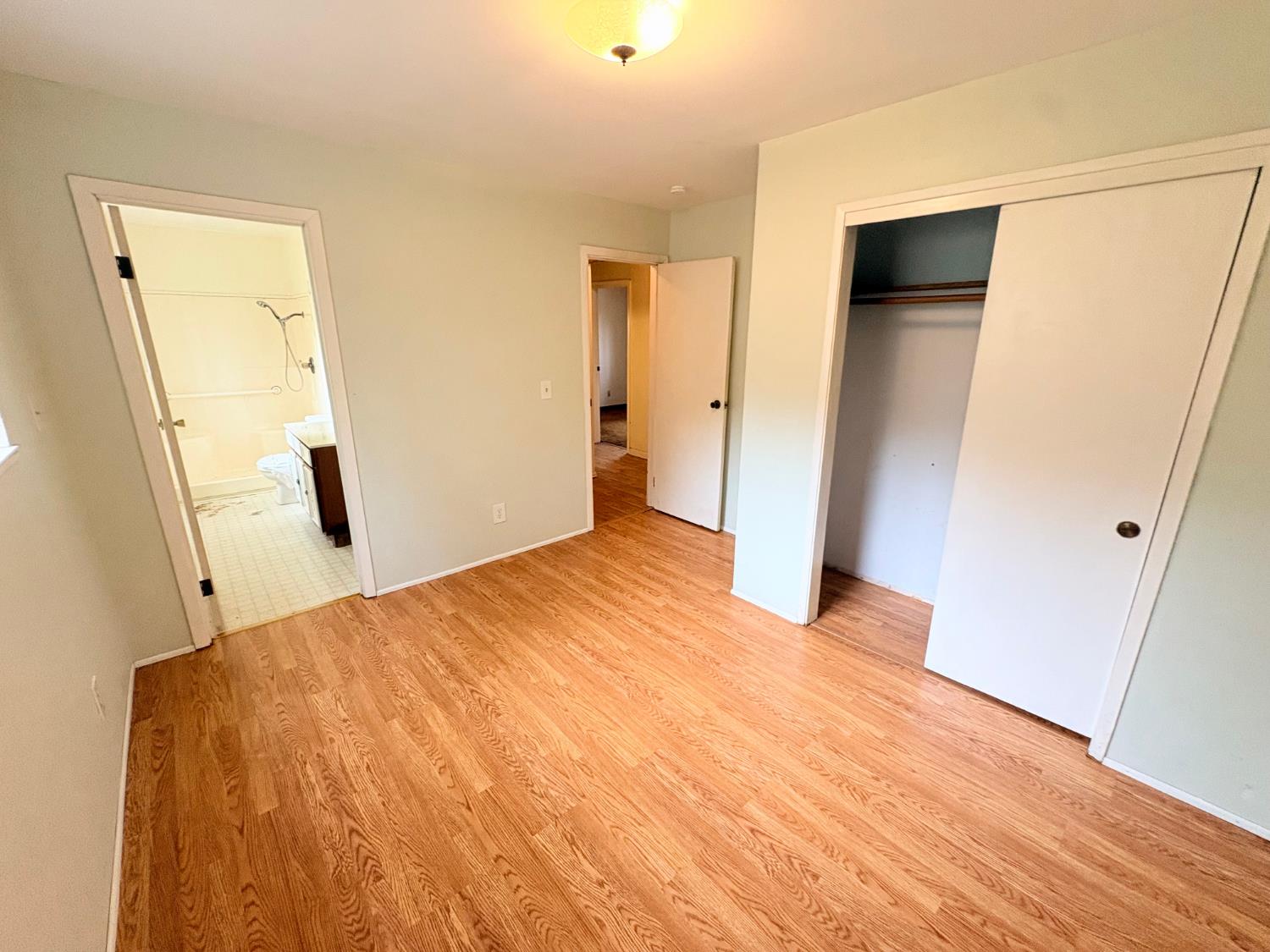 12063 Woodacre Road Grass Valley, CA 95949 - Photo 32 of 73 Primary bedroom