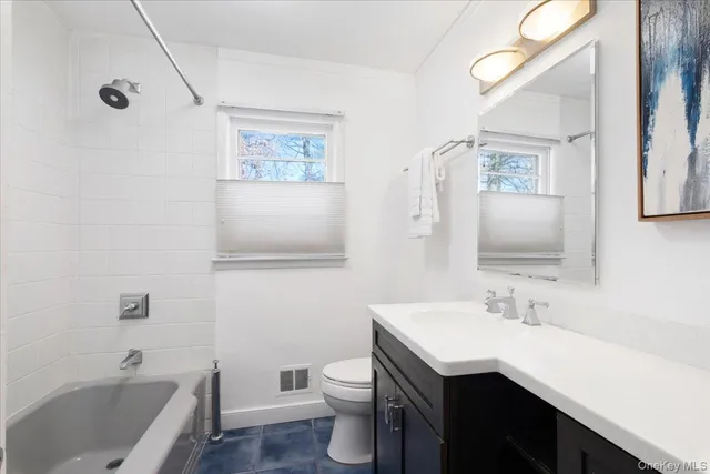 $1,075,000 | 44 Amherst Drive, New Rochelle, NY 10804