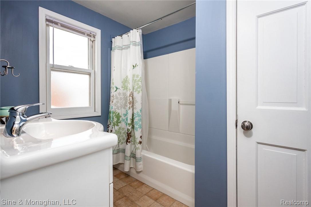 1242 Hampton Road Grosse Pointe, MI 48236 - Photo 30 of 50 1242 Hampton Small006.jpg