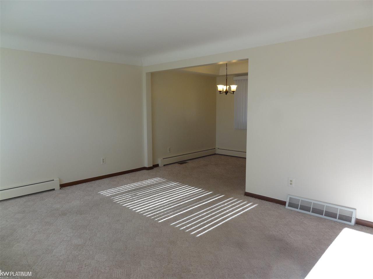 11191 East 11 Mile Road Warren, MI 48093 - Photo 6 of 18 31336094-5.JPG