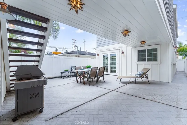 $9,500 | 208 Indianapolis Avenue, Huntington Beach, CA 92648