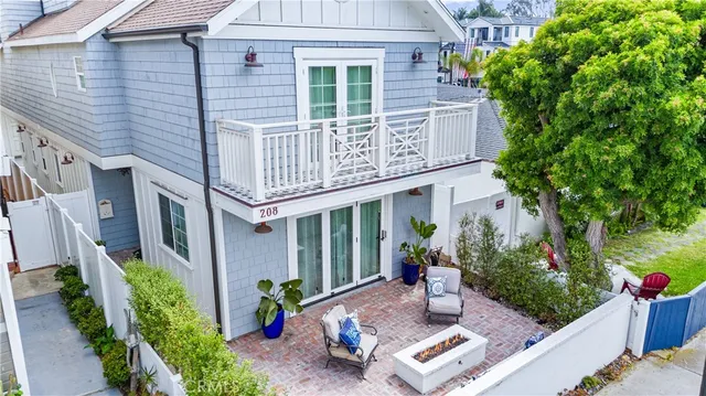 $9,500 | 208 Indianapolis Avenue, Huntington Beach, CA 92648