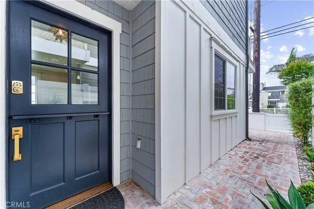 $9,500 | 208 Indianapolis Avenue, Huntington Beach, CA 92648