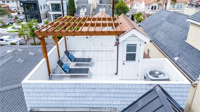 $9,500 | 208 Indianapolis Avenue, Huntington Beach, CA 92648