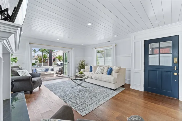 $9,500 | 208 Indianapolis Avenue, Huntington Beach, CA 92648