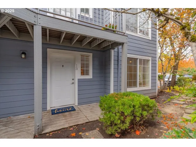 a view of a porch of the house